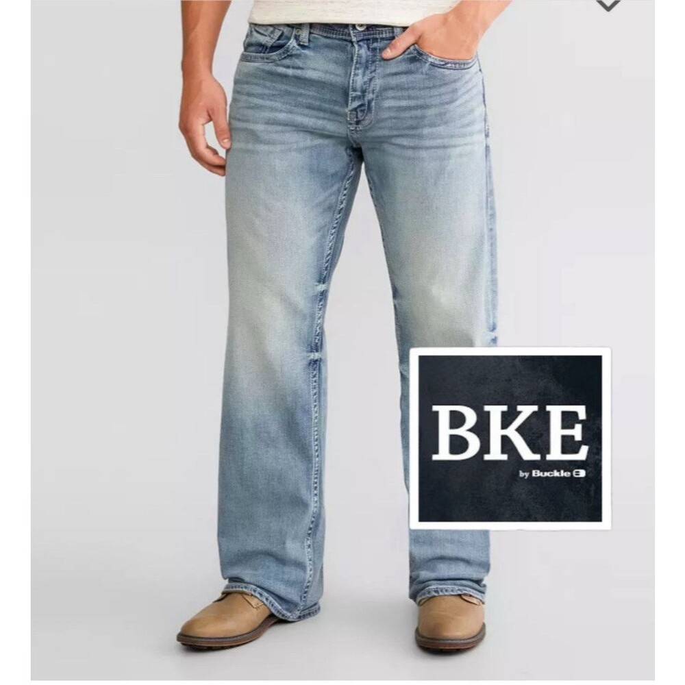 Buckle BKE Tyler Jeans Straight Leg Medium Wash Blue Denim Distressed Stretch33S